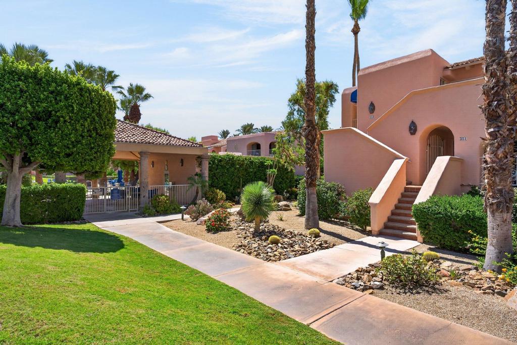 500 E Amado Road 313 Property Photo 4