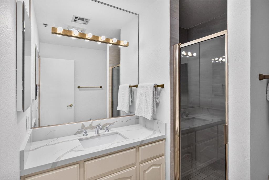 500 E Amado Road 313 Property Photo 15