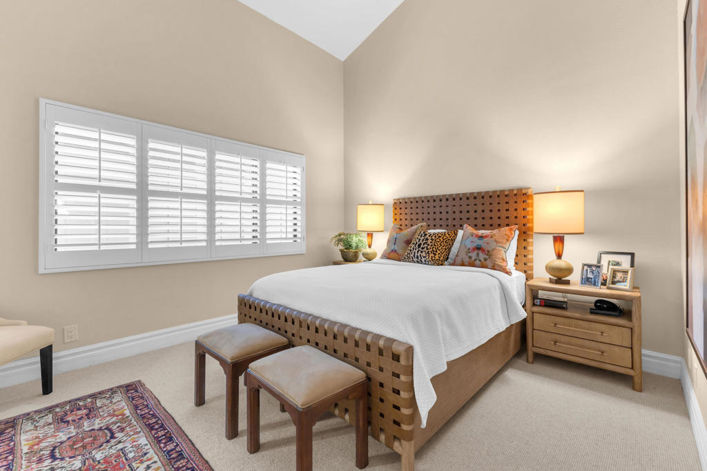 207 Bouquet Canyon Drive Property Photo 12