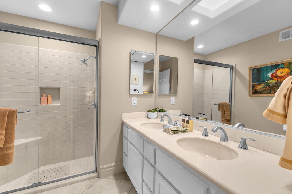 207 Bouquet Canyon Drive Property Photo 14