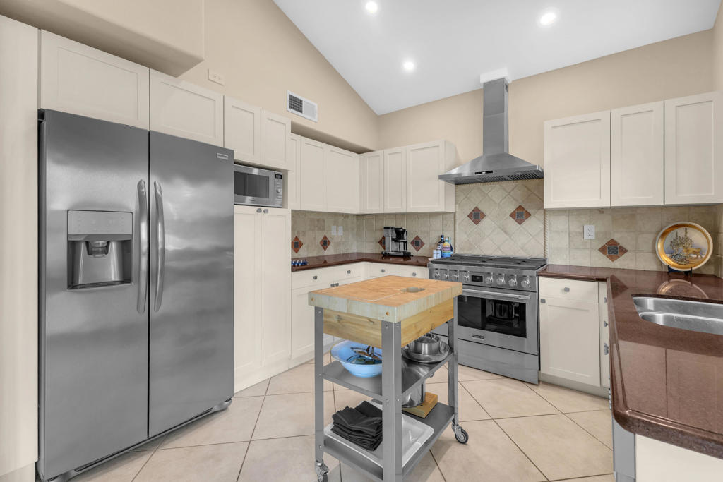 207 Bouquet Canyon Drive Property Photo 43