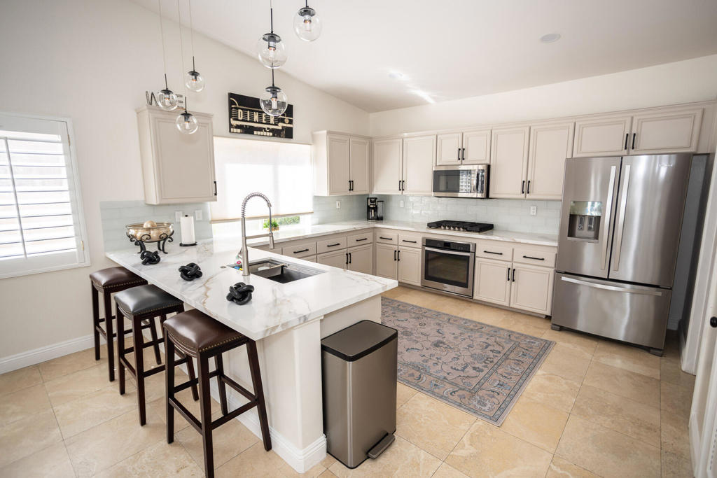 40600 Via Fonda Property Photo 6