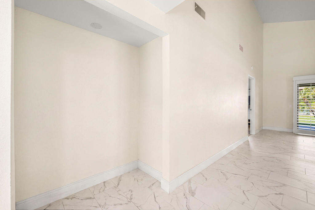 219149928DA Property Photo 8