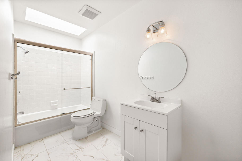 219149928DA Property Photo 10