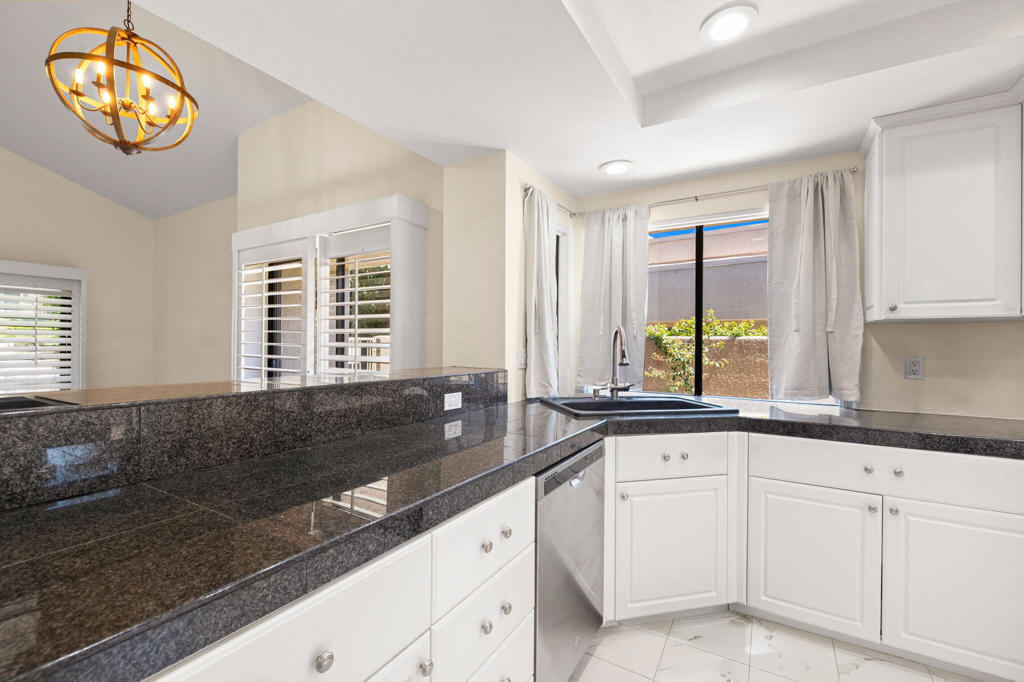 219149928DA Property Photo 16