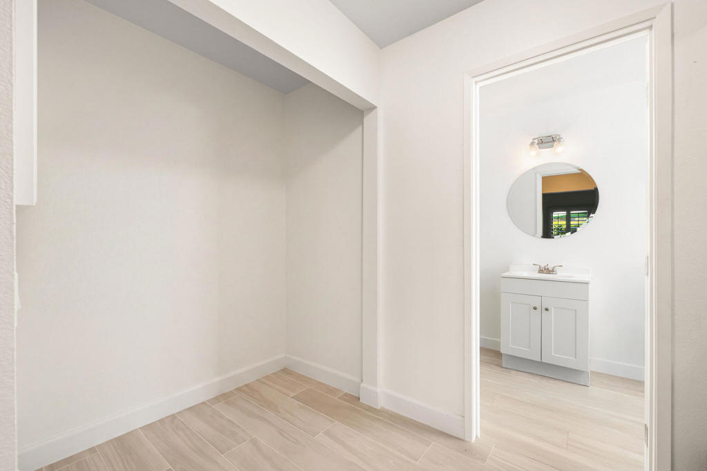 219149928DA Property Photo 24