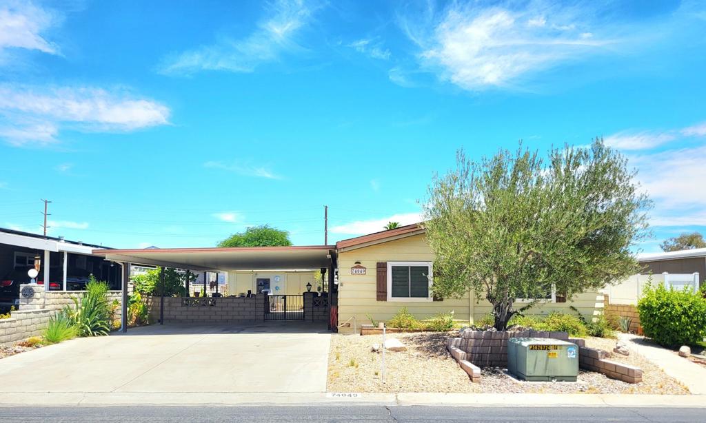 74049 Oak Springs Drive Property Photo 1