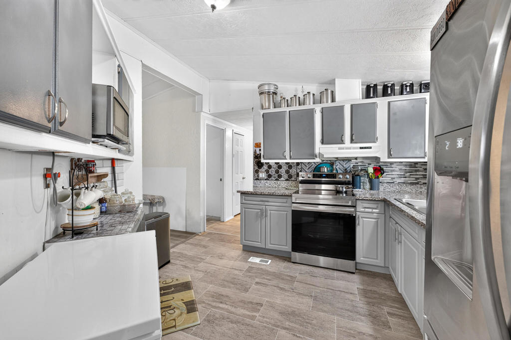 1251 Huntington Avenue Property Photo 6