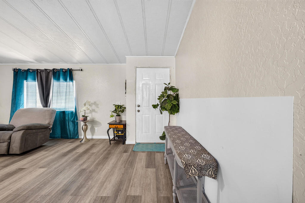 1251 Huntington Avenue Property Photo 9