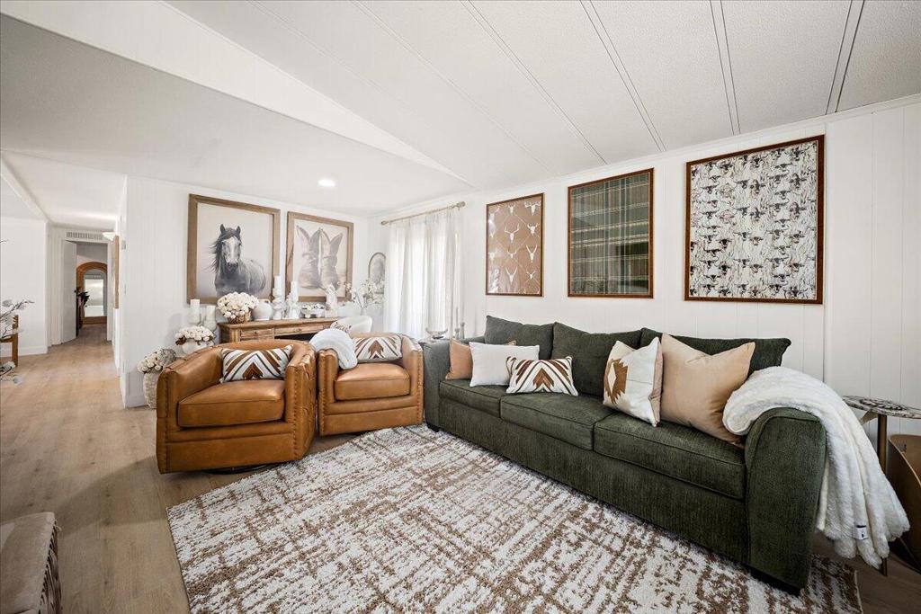 18306 Oleander Street Property Photo 8