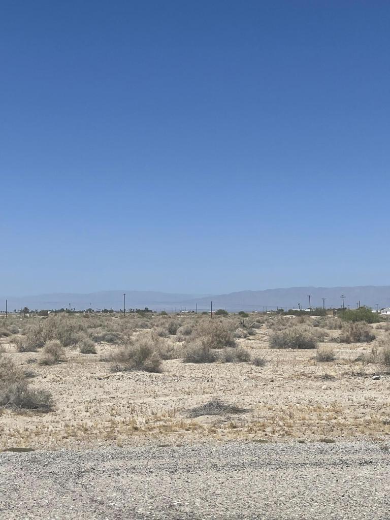 817 Salton Drive Property Photo 1
