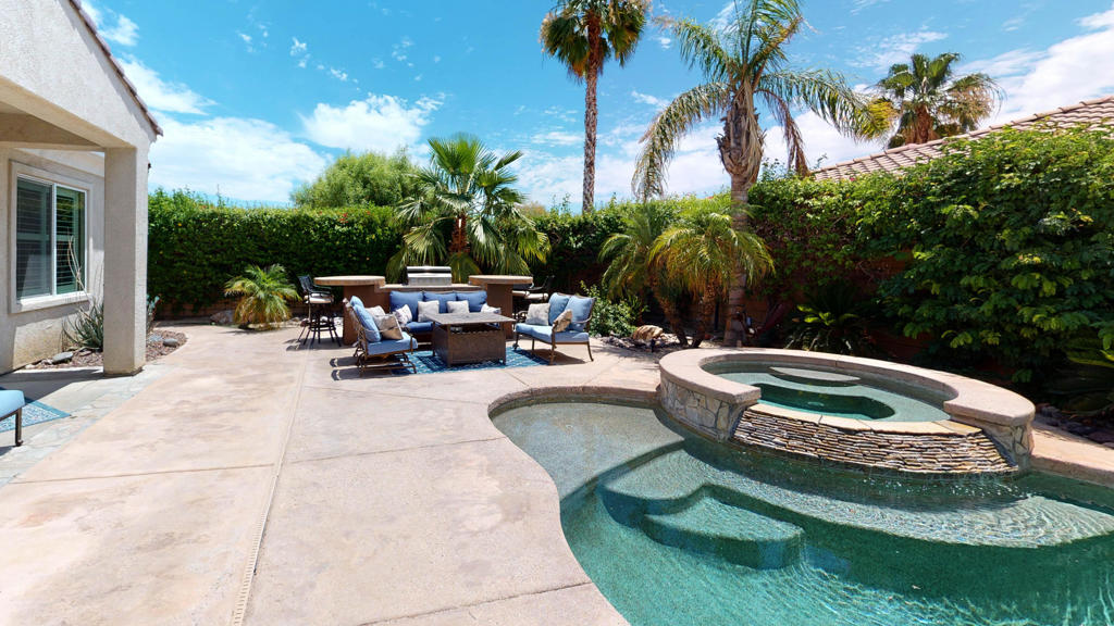 80351 Paseo De Nivel Property Photo 1