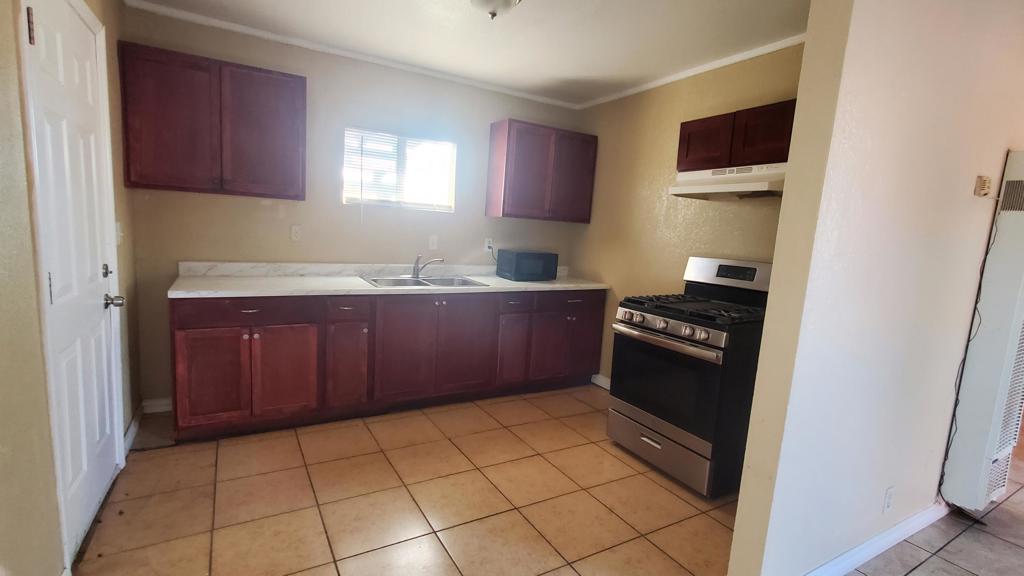 11985 Chamberlaine Way Property Photo 9