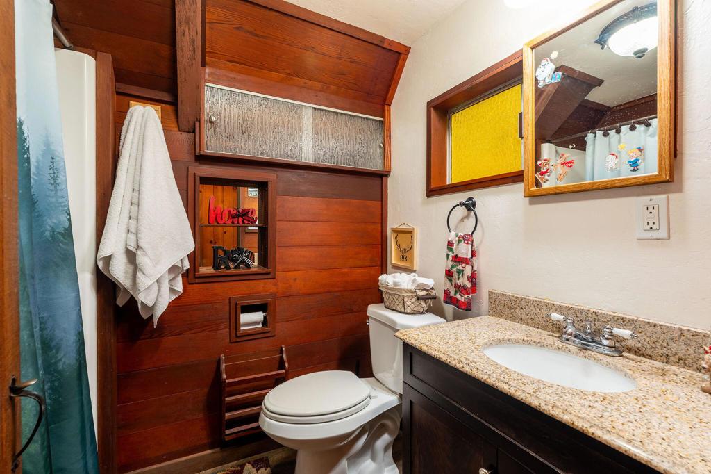 52515 Sunset Drive Property Photo 6