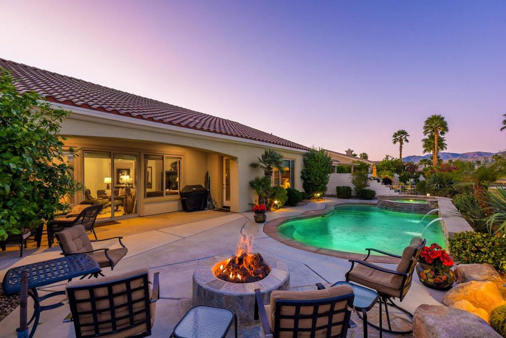 40530 Calle Santa Monica Property Photo 1