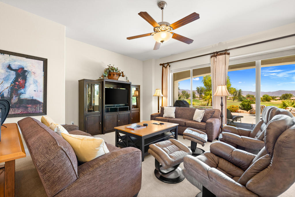 40530 Calle Santa Monica Property Photo 3