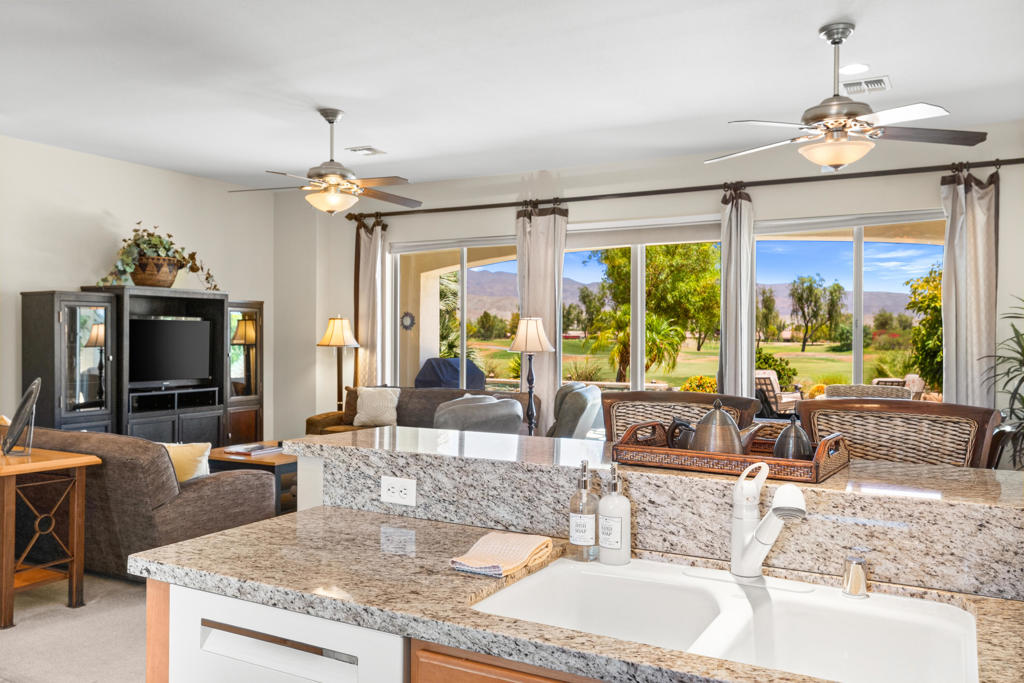 40530 Calle Santa Monica Property Photo 4