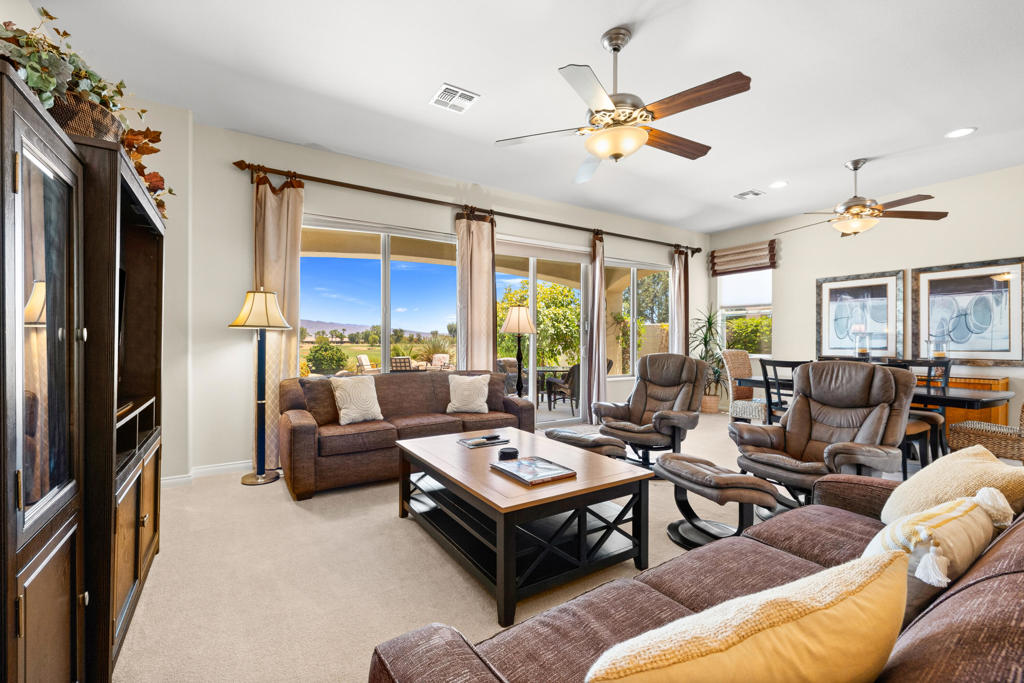 40530 Calle Santa Monica Property Photo 11