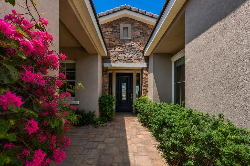 81206 Barrel Cactus Road Property Photo 3