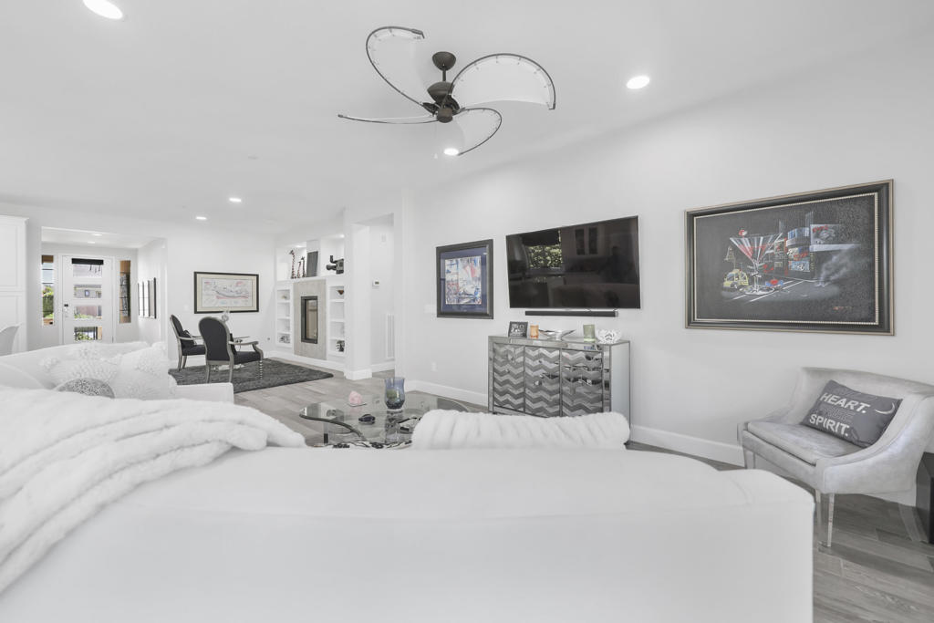 51221 Longmeadow Street Property Photo 9
