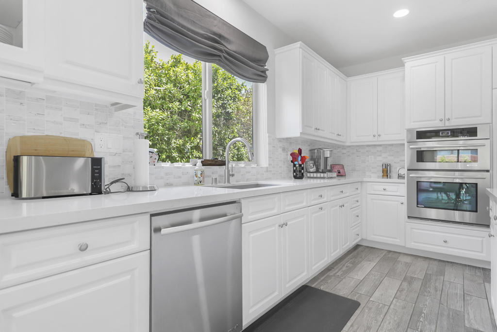 51221 Longmeadow Street Property Photo 14