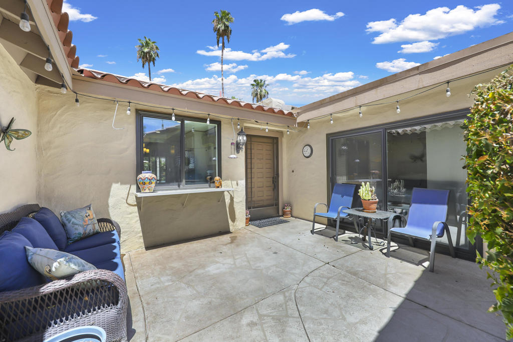 259 Santa Barbara Circle Property Photo 3
