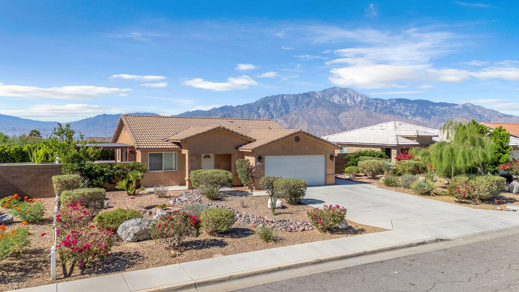 65377 Salida Del Sol Place Property Photo 1