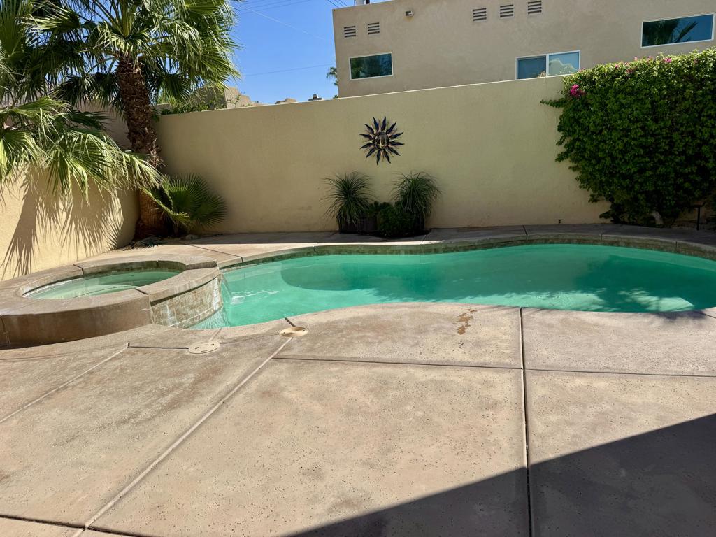 53700 Avenue Madero Property Photo 4