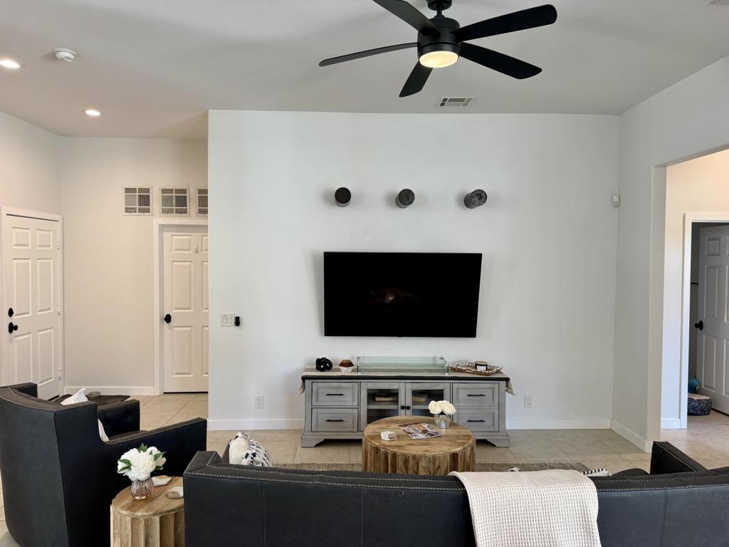 53700 Avenue Madero Property Photo 11