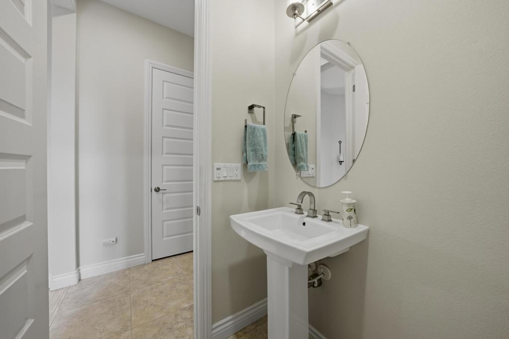 51250 Charlbury Street Property Photo 33