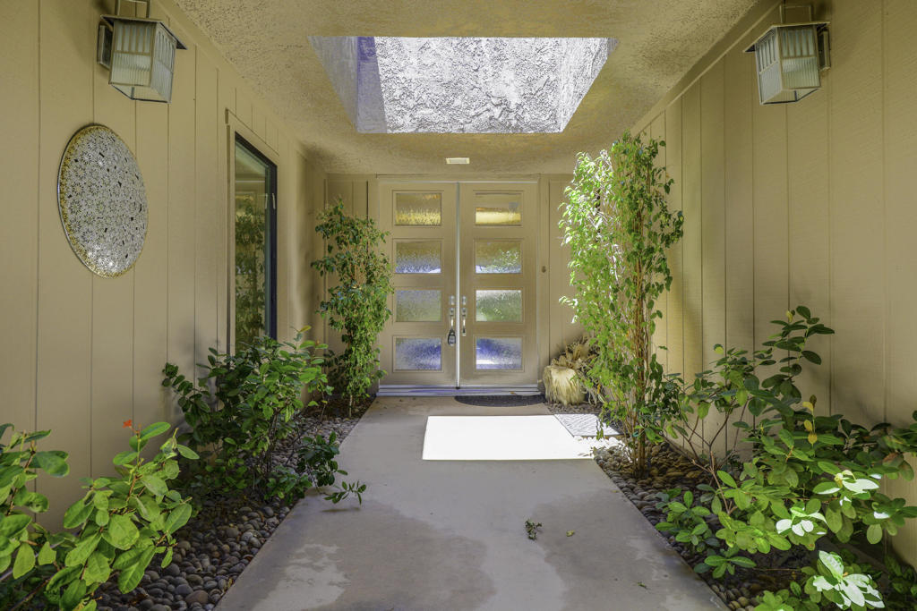 10 Colgate Drive Property Photo 2
