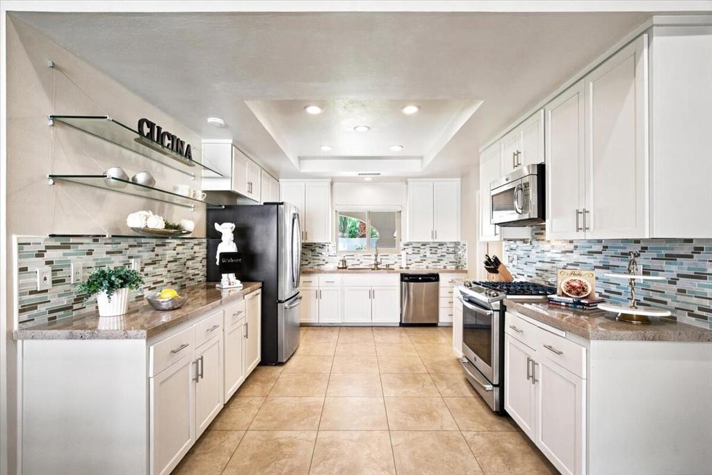 48551 San Pedro Street Property Photo 5