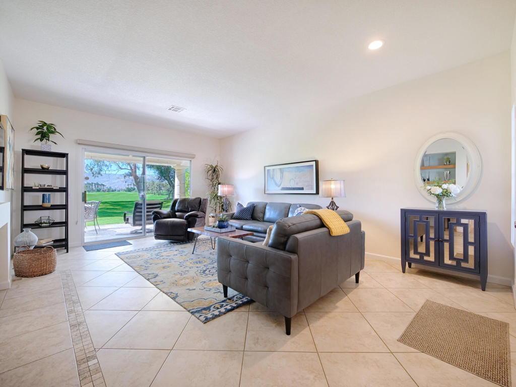 127 Villa Court Property Photo 7