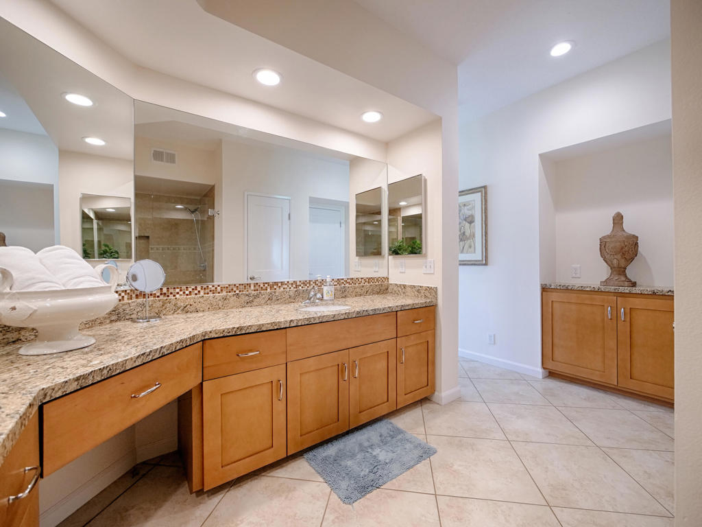127 Villa Court Property Photo 19