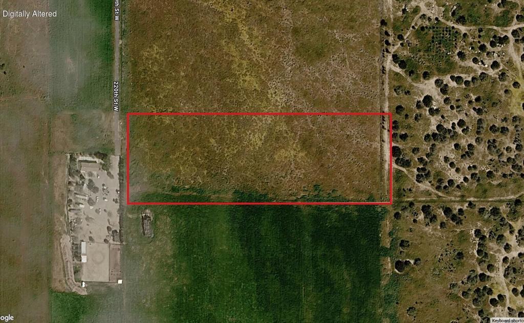 219 Street West & Avenue D 8 Property Photo 1