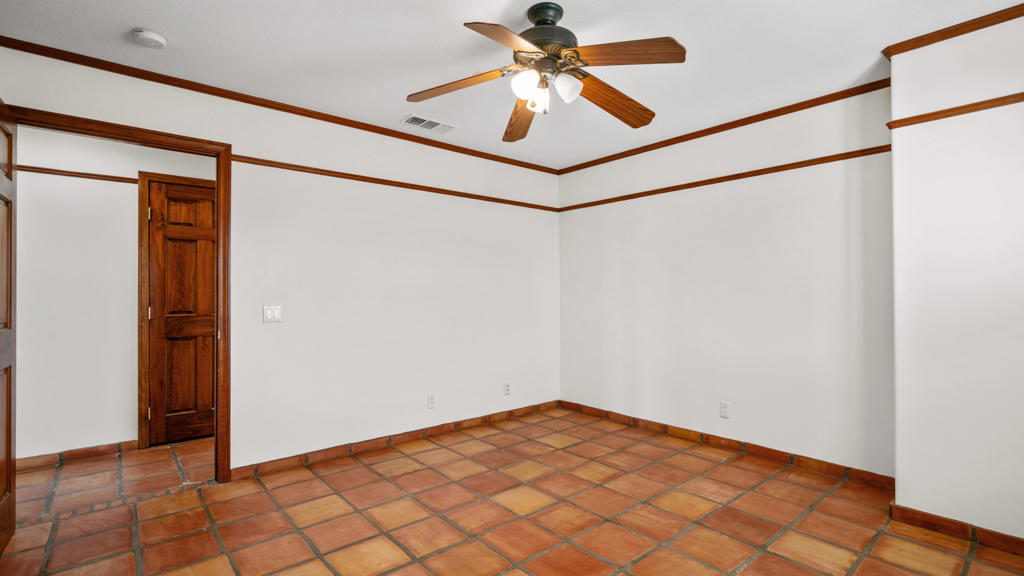 219150151DA Property Photo 38