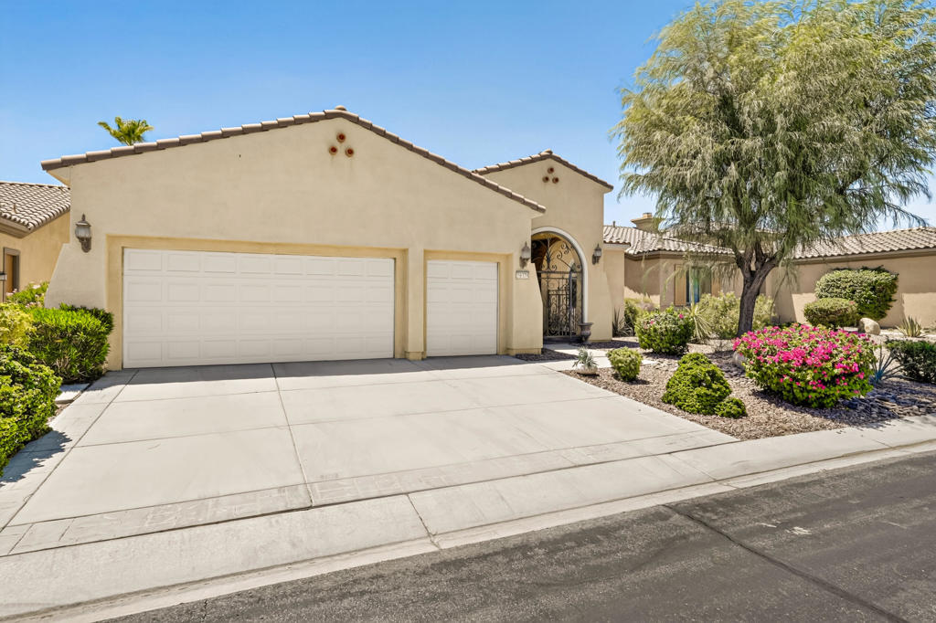 39375 Camino Piscina Property Photo 2