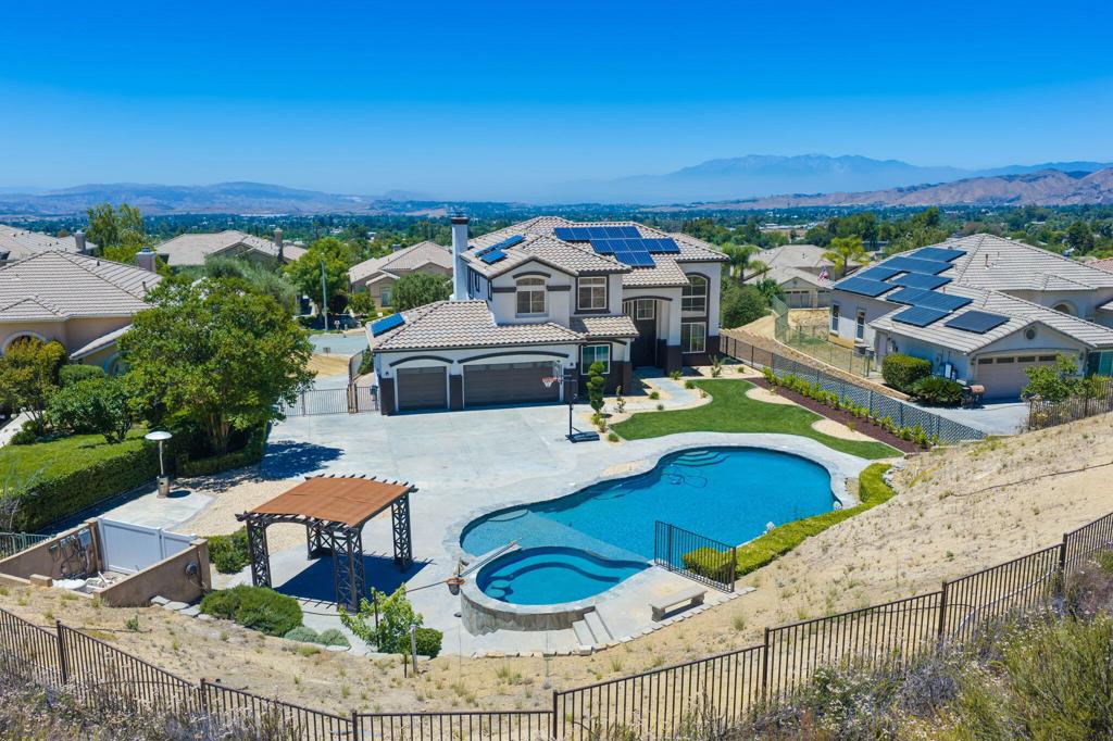 13435 Canyon Crest Road Property Photo 15
