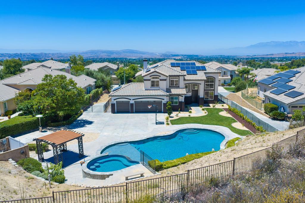 13435 Canyon Crest Road Property Photo 16