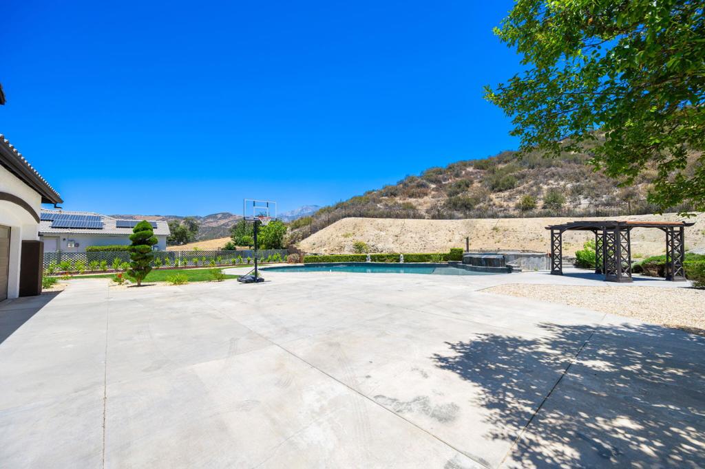 13435 Canyon Crest Road Property Photo 24