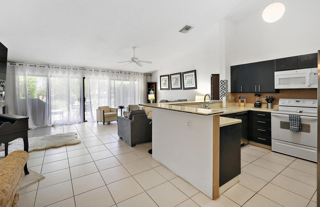 77896 Woodhaven Drive N Property Photo 11