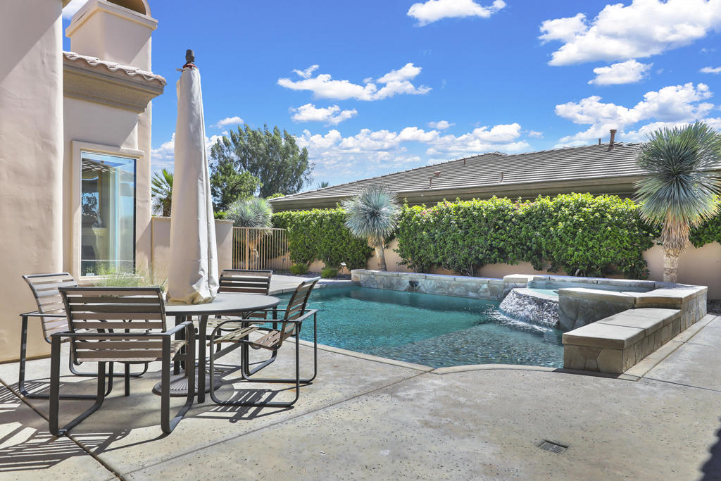 79294 Siena Drive Property Photo 1