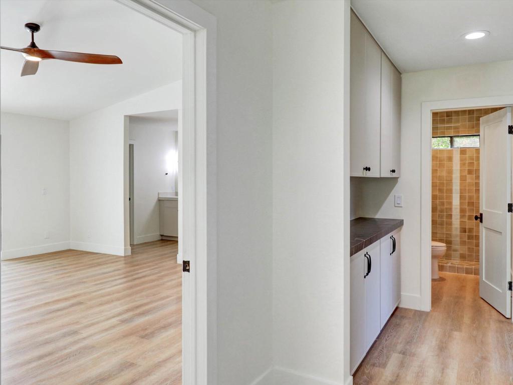 9721 Siwanoy Drive Property Photo 10