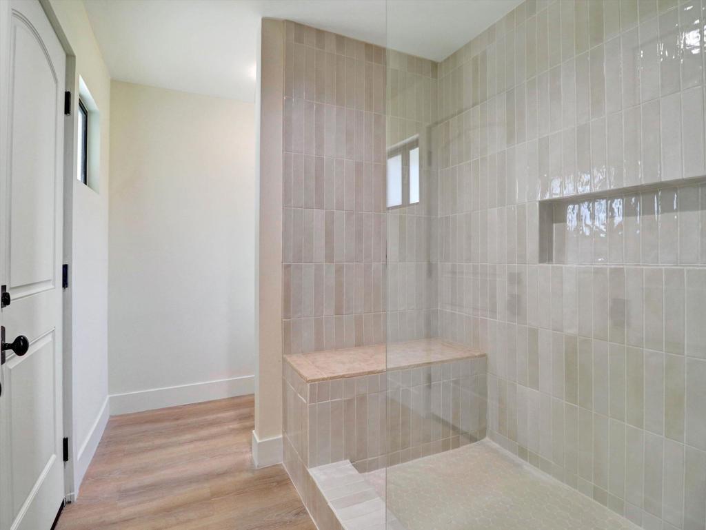 9721 Siwanoy Drive Property Photo 13