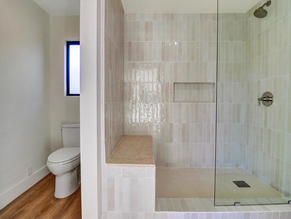 9721 Siwanoy Drive Property Photo 14