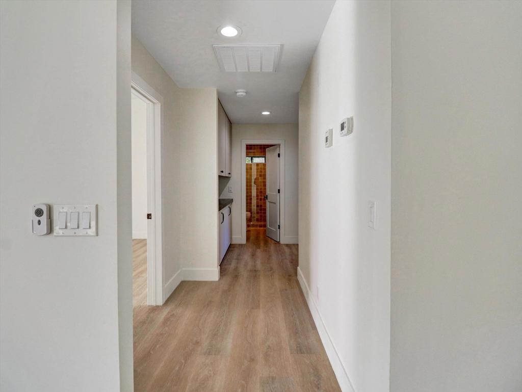 9721 Siwanoy Drive Property Photo 16