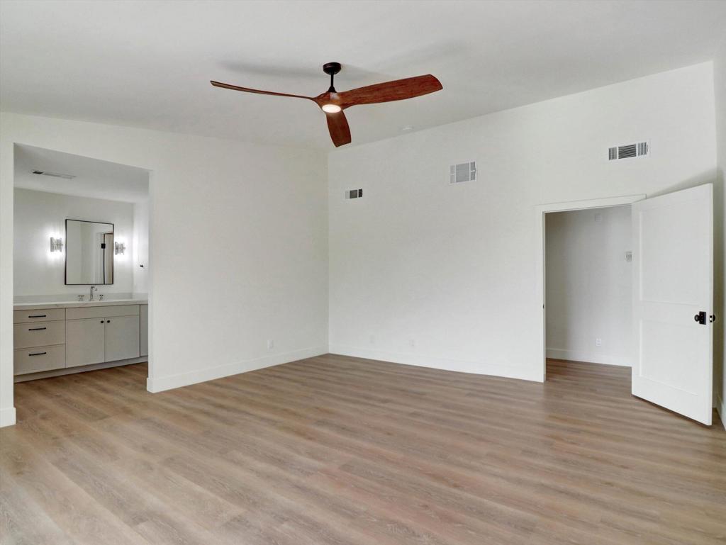 9721 Siwanoy Drive Property Photo 21