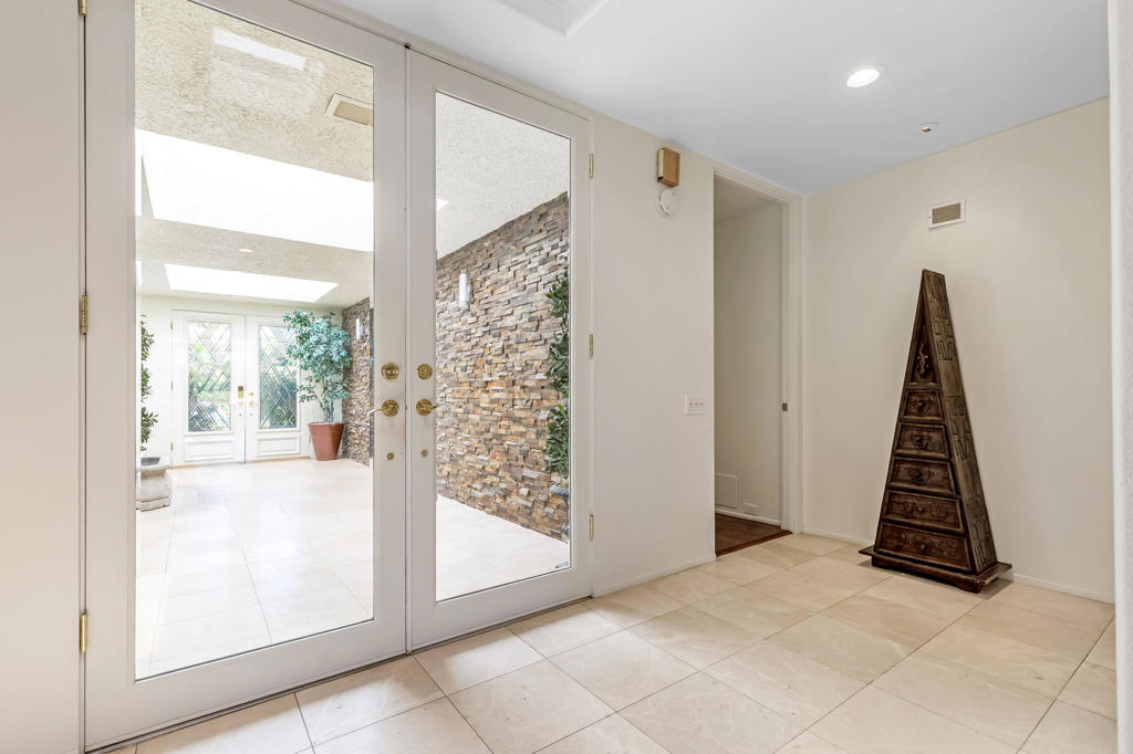 6 Colgate Drive Property Photo 7