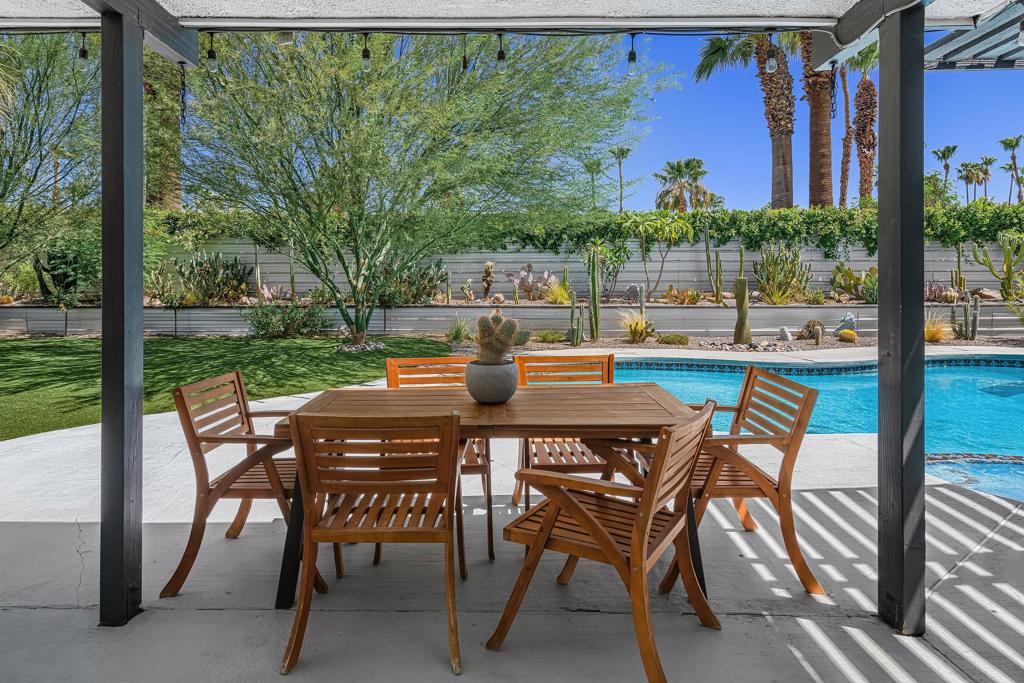 1110 E Vista Chino Property Photo 3