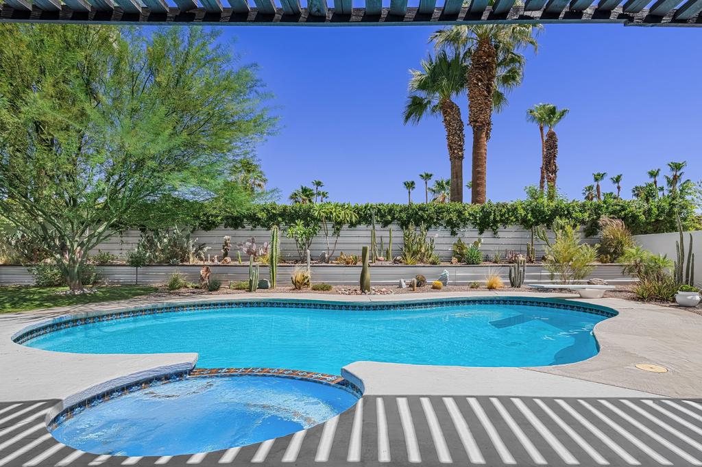 1110 E Vista Chino Property Photo 28